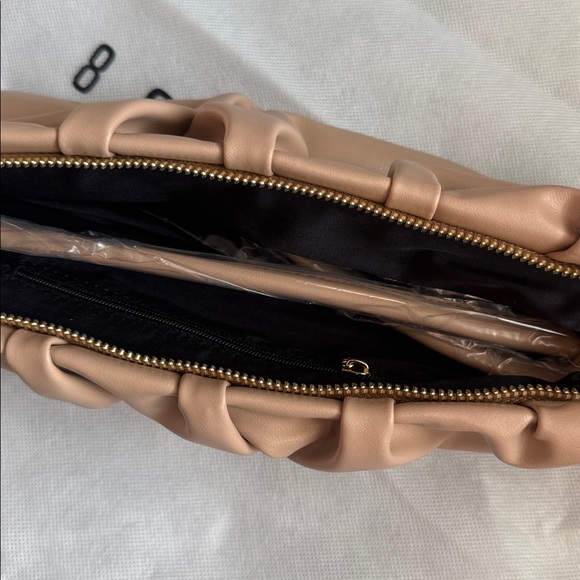 8 Other Reasons Puff Shoulder Bag in Khaki - Picture 6 of 6